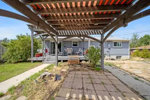 5597 S Hillside Dr E, Murray, UT 84107 - Photo 9