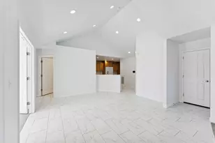877 W 1920 S, Syracuse, UT 84075 - Photo 5