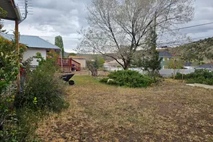 744 Royal St, Helper, UT 84526 - Photo 33