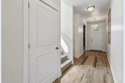1374 E Primrose Ct N #106, Layton, UT 84040 - Photo 5