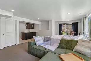 1374 E Primrose Ct N, Layton, UT 84040 - Photo 39