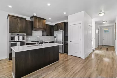 1374 E Primrose Ct N #106, Layton, UT 84040 - Photo 9