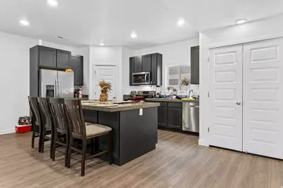 4569 W Pleasant Ct, West Valley, UT 84120 - Photo 5