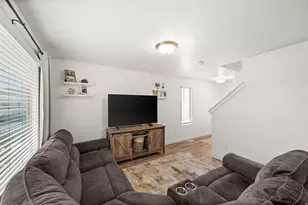 217 E Hummingbird Ct, Saratoga Springs, UT 84045 - Photo 9