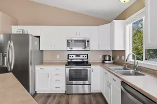 1189 N 750 W, Clinton, UT 84015 - Photo 5