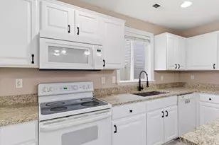 2159 E Hawthorne St, Saratoga Springs, UT 84043 - Photo 11