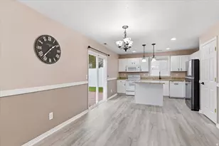 2159 E Hawthorne St, Saratoga Springs, UT 84043 - Photo 7