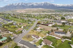 3276 N 2700 W, Farr West, UT 84404 - Photo 31