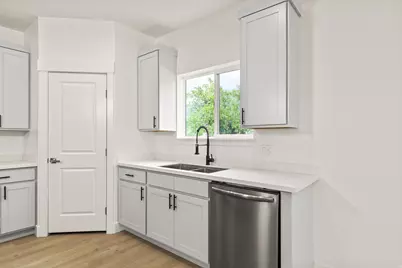325 W 400 N, Fillmore, UT 84631 - Photo 27