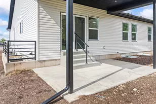 335 W 400 N, Fillmore, UT 84631 - Photo 7