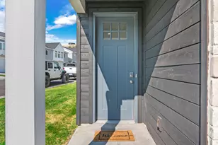 529 Richland Vly St, Garden City, UT 84028 - Photo 3
