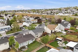 5556 W Bluevail Ct S, West Jordan, UT 84081 - Photo 33
