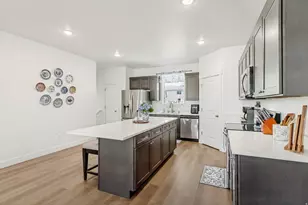 701 E Gdn Grv Dr, Eagle Mountain, UT 84005 - Photo 9