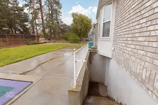 1901 E Frontier Rd, Holladay, UT 84121 - Photo 33