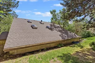 905 Oakridge Dr, Farmington, UT 84025 - Photo 55