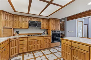 905 Oakridge Dr, Farmington, UT 84025 - Photo 17
