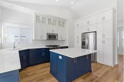 2204 E 3225 N, Layton, UT 84040 - Photo 7