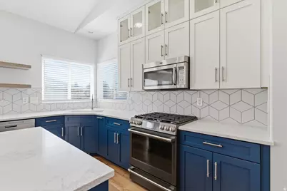2204 E 3225 N, Layton, UT 84040 - Photo 3
