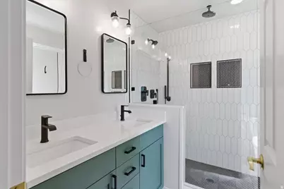 2204 E 3225 N, Layton, UT 84040 - Photo 15