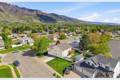 2079 N 2100 E, Layton, UT 84040 - Photo 29