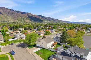 2079 N 2100 E, Layton, UT 84040 - Photo 29