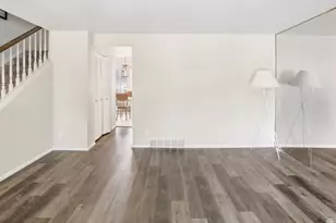 627 E Springhill Dr, Murray, UT 84107 - Photo 7