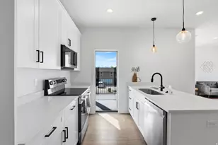 7645 S 300 E, Sandy, UT 84047 - Photo 13