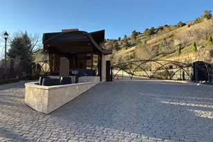 3983 E Canyon Dr, Cottonwood Heights, UT 84121 - Photo 9