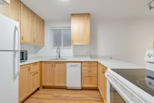 4868 S Highland Cir, Holladay, UT 84117 - Photo 5
