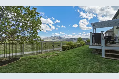 3926 E Barton Creek Dr, Eagle Mountain, UT 84005 - Photo 41
