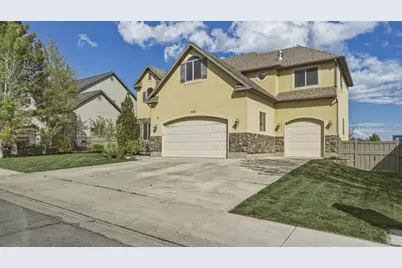 3926 E Barton Creek Dr, Eagle Mountain, UT 84005 - Photo 3
