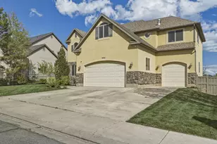 3926 E Barton Creek Dr, Eagle Mountain, UT 84005 - Photo 3