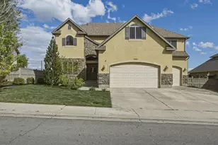 3926 E Barton Creek Dr, Eagle Mountain, UT 84005 - Photo 3