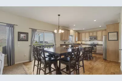 3926 E Barton Creek Dr, Eagle Mountain, UT 84005 - Photo 9