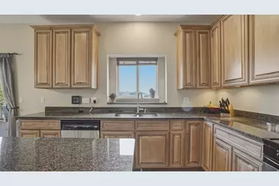 3926 E Barton Creek Dr, Eagle Mountain, UT 84005 - Photo 13