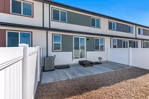 663 E Ryegrass Dr, Eagle Mountain, UT 84005 - Photo 23