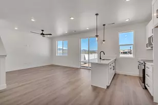 663 E Ryegrass Dr, Eagle Mountain, UT 84005 - Photo 3
