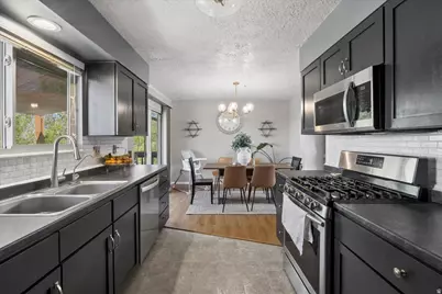 2419 N 2550 E, Layton, UT 84040 - Photo 13