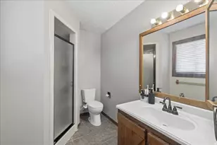 2419 N 2550 E, Layton, UT 84040 - Photo 15