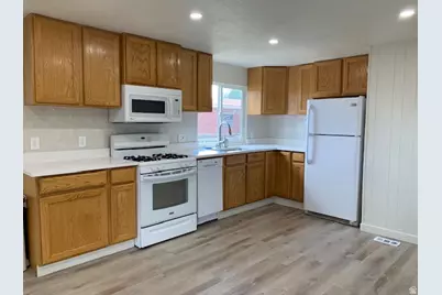 1500 N Angel W #56, Layton, UT 84041 - Photo 9