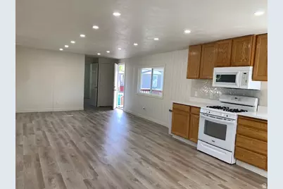 1500 N Angel W #56, Layton, UT 84041 - Photo 7