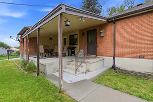 2252 E 6450 S, Cottonwood Heights, UT 84121 - Photo 25