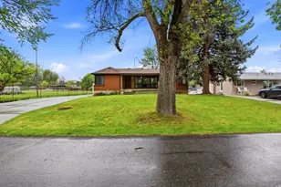 2252 E 6450 S, Cottonwood Heights, UT 84121 - Photo 5