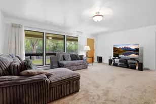 2252 E 6450 S, Cottonwood Heights, UT 84121 - Photo 13