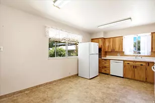 1677 S 75 E, Bountiful, UT 84010 - Photo 9