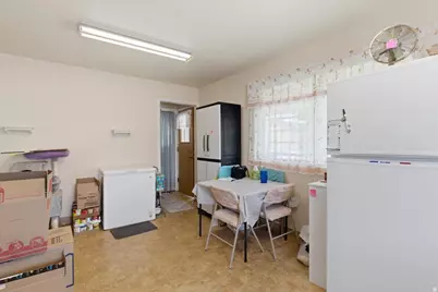 1677 S 75 E, Bountiful, UT 84010 - Photo 9