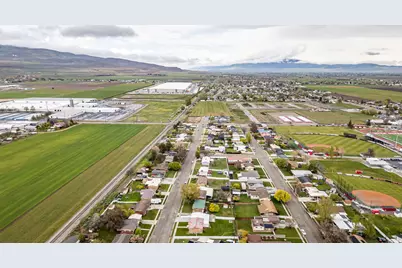 822 N 100 W, Tremonton, UT 84337 - Photo 33