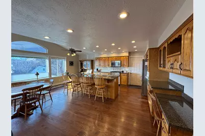 1959 N 150 E, Centerville, UT 84014 - Photo 5