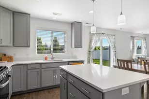 1512 W Parkview Dr S, Syracuse, UT 84075 - Photo 9