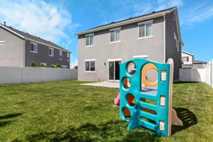1512 W Parkview Dr S, Syracuse, UT 84075 - Photo 25